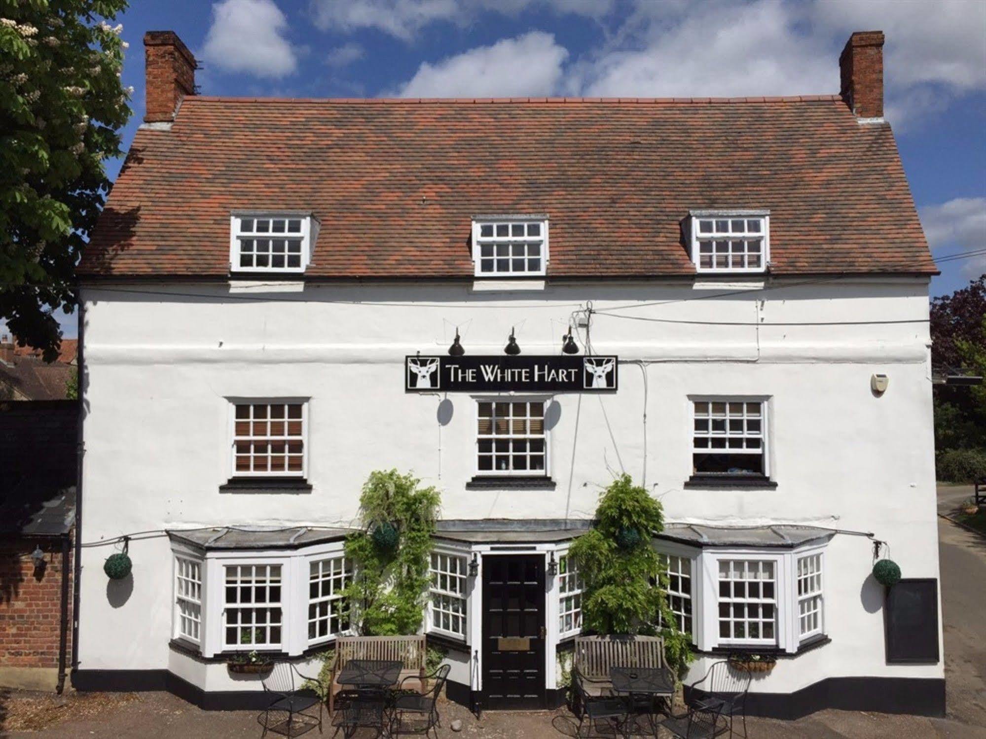 The White Hart Hotel Sherington Exterior photo