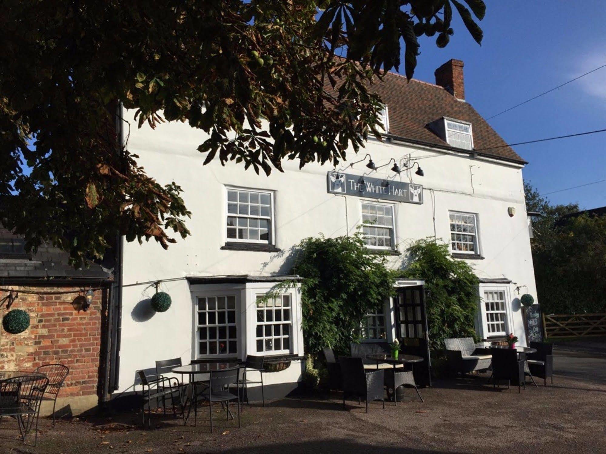 The White Hart Hotel Sherington Exterior photo