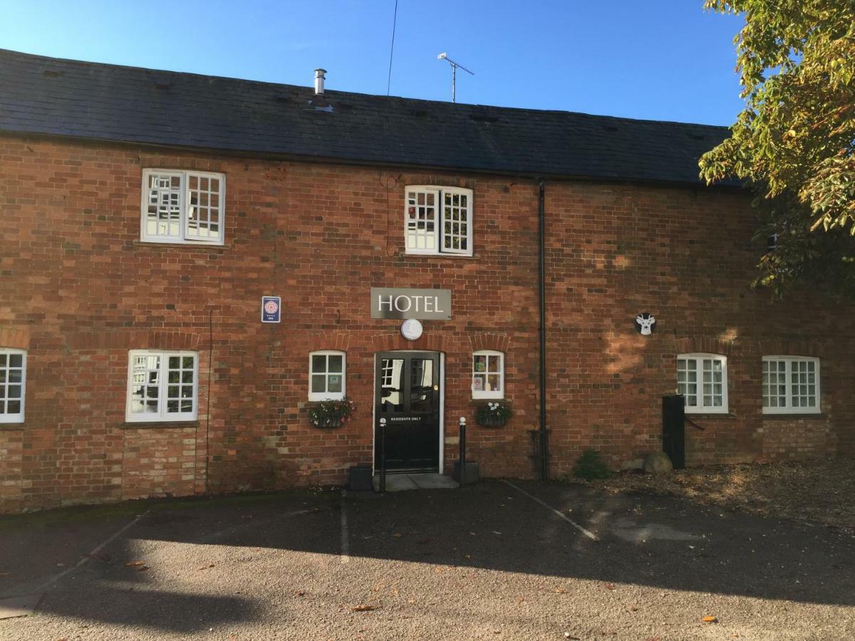 The White Hart Hotel Sherington Exterior photo